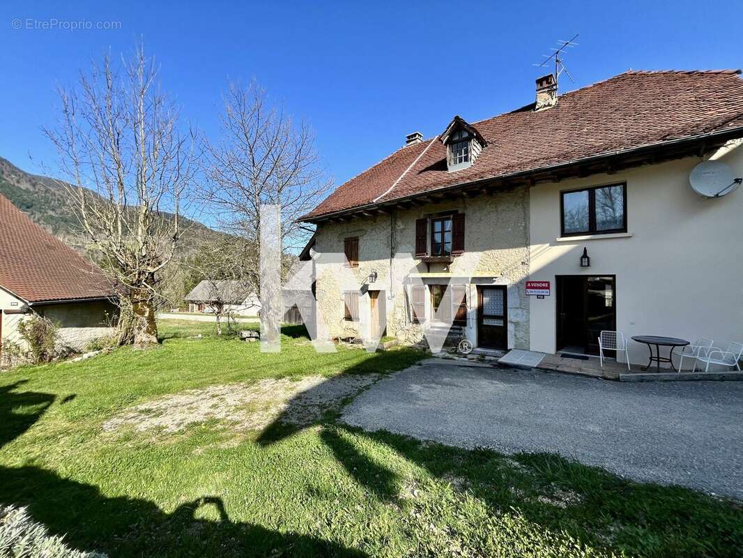 Maison à SAINT-PIERRE-DE-CHARTREUSE