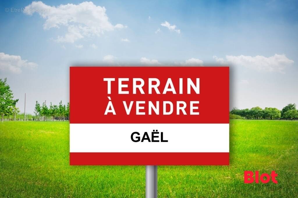 Terrain à SAINT-MEEN-LE-GRAND