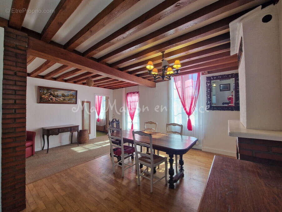 Maison à VARENNES-SUR-ALLIER