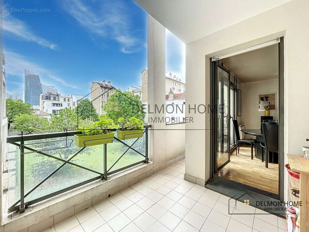 Appartement à COURBEVOIE