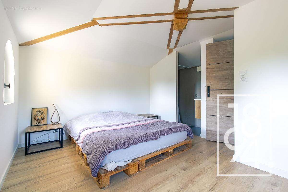 Appartement à LE PUY-SAINTE-REPARADE