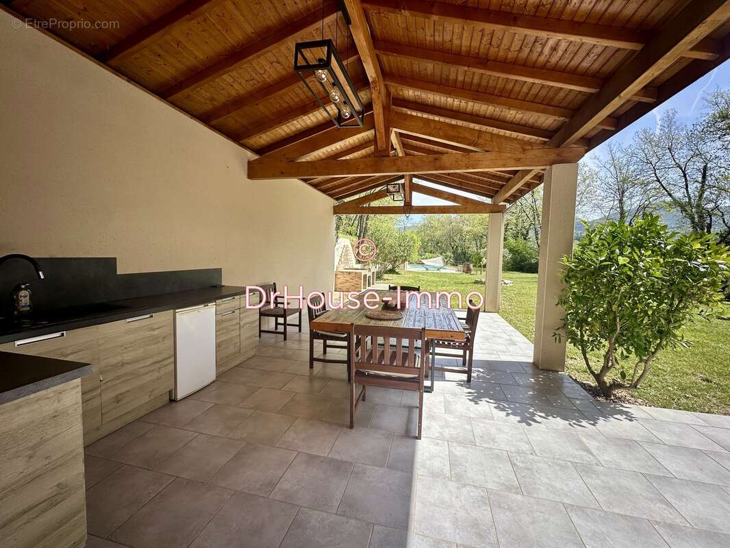 Maison à MIRMANDE