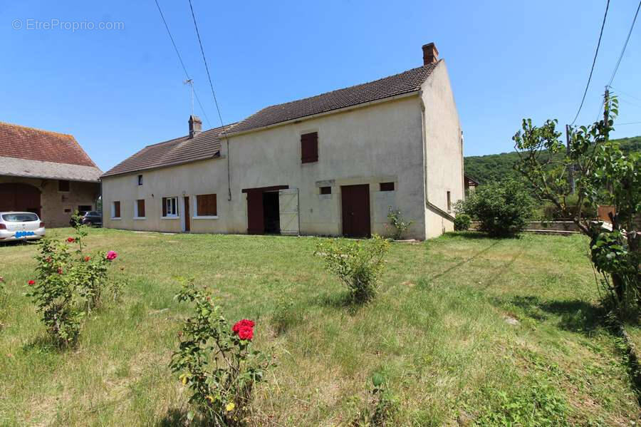 Maison à VARZY