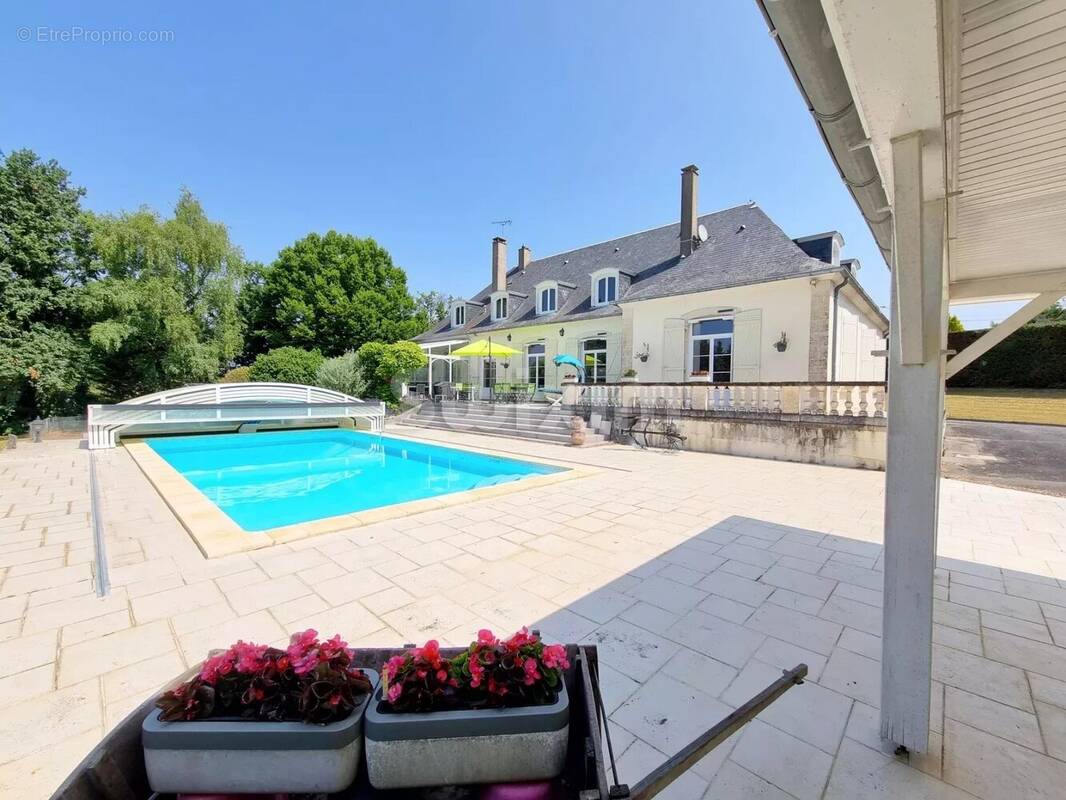 Maison à VARENNES-VAUZELLES
