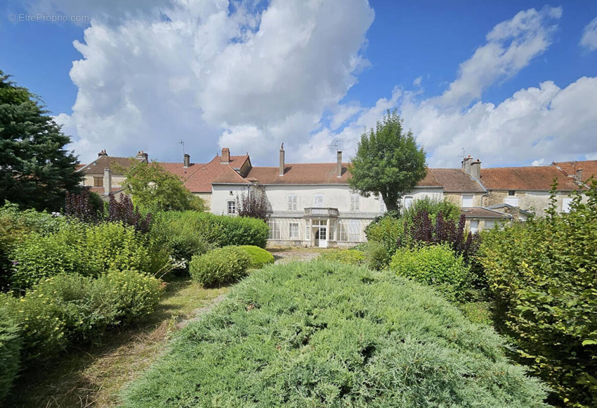 Maison à CHATEAUVILLAIN