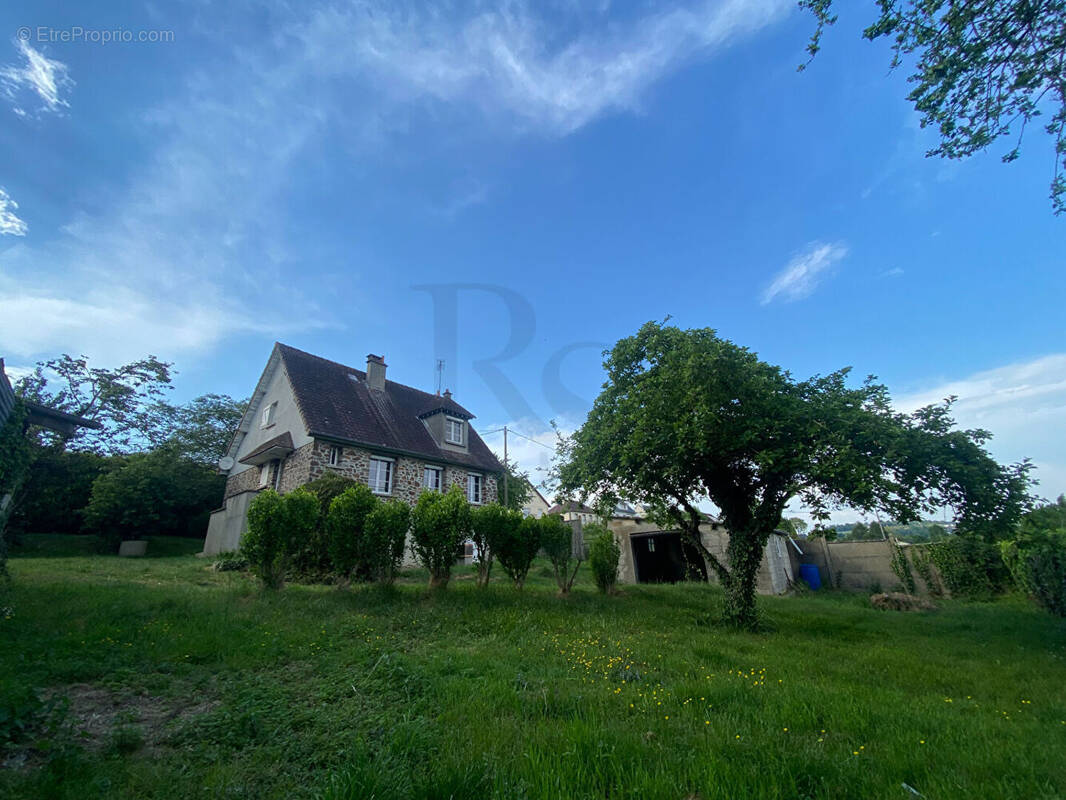 Maison à CONDE-SUR-NOIREAU