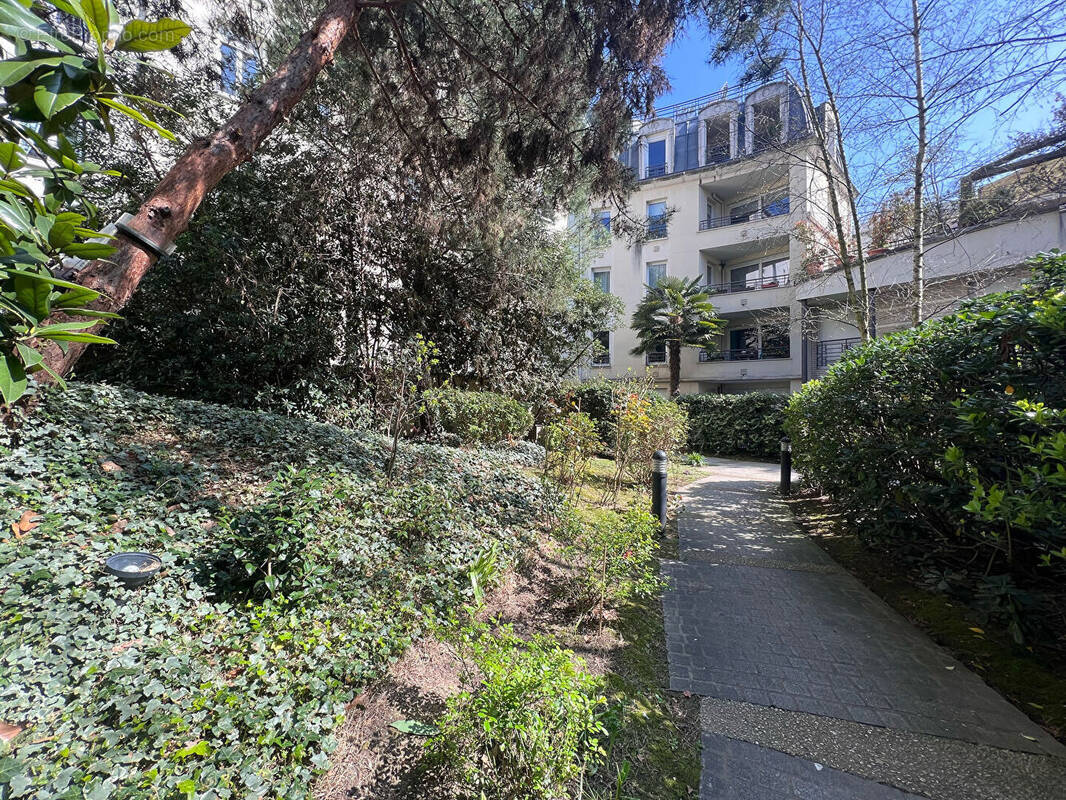 Appartement à SURESNES