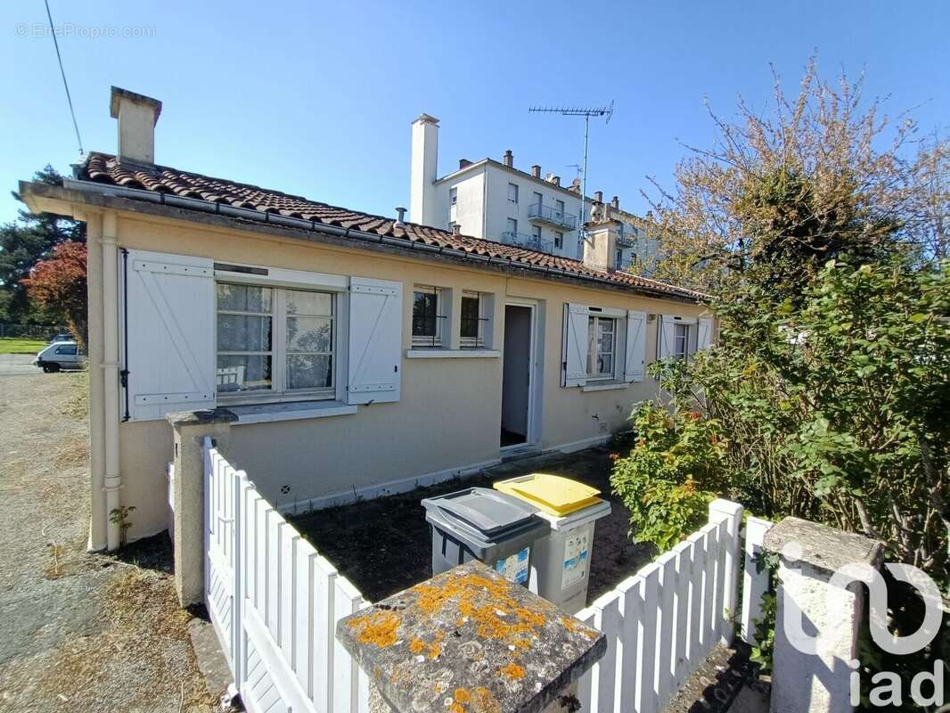 Photo 1 - Maison à POITIERS