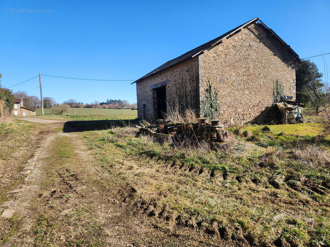 Photo 1 - Maison à SAINT-LEONARD-DE-NOBLAT