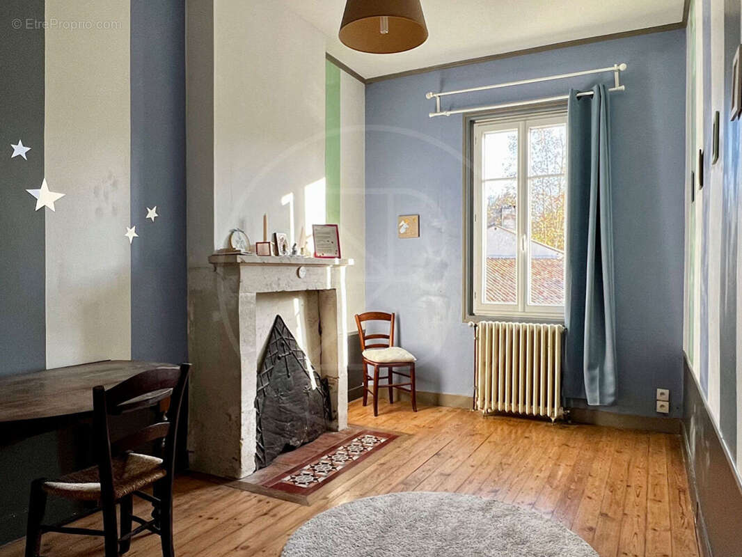 Maison à FRONSAC