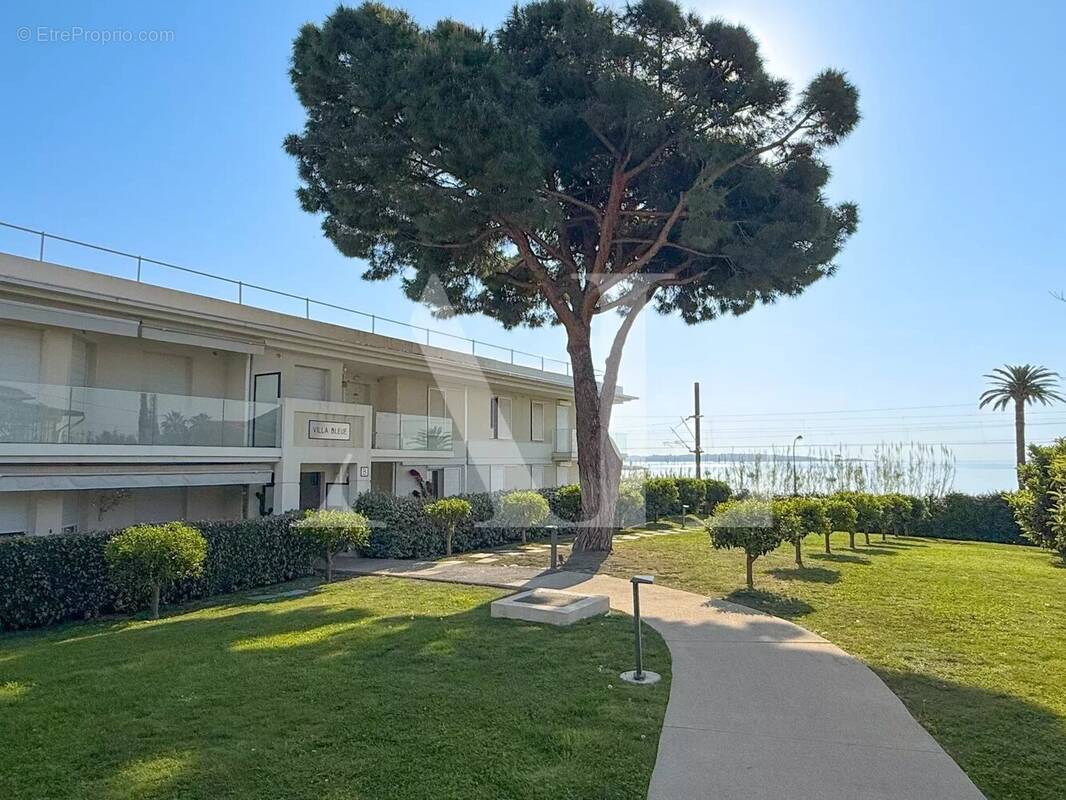 Appartement à VALLAURIS