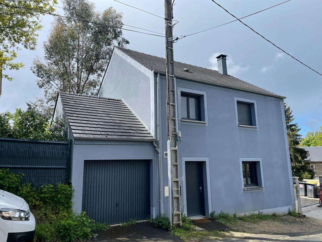 Maison à SAINT-ARNOULT-EN-YVELINES