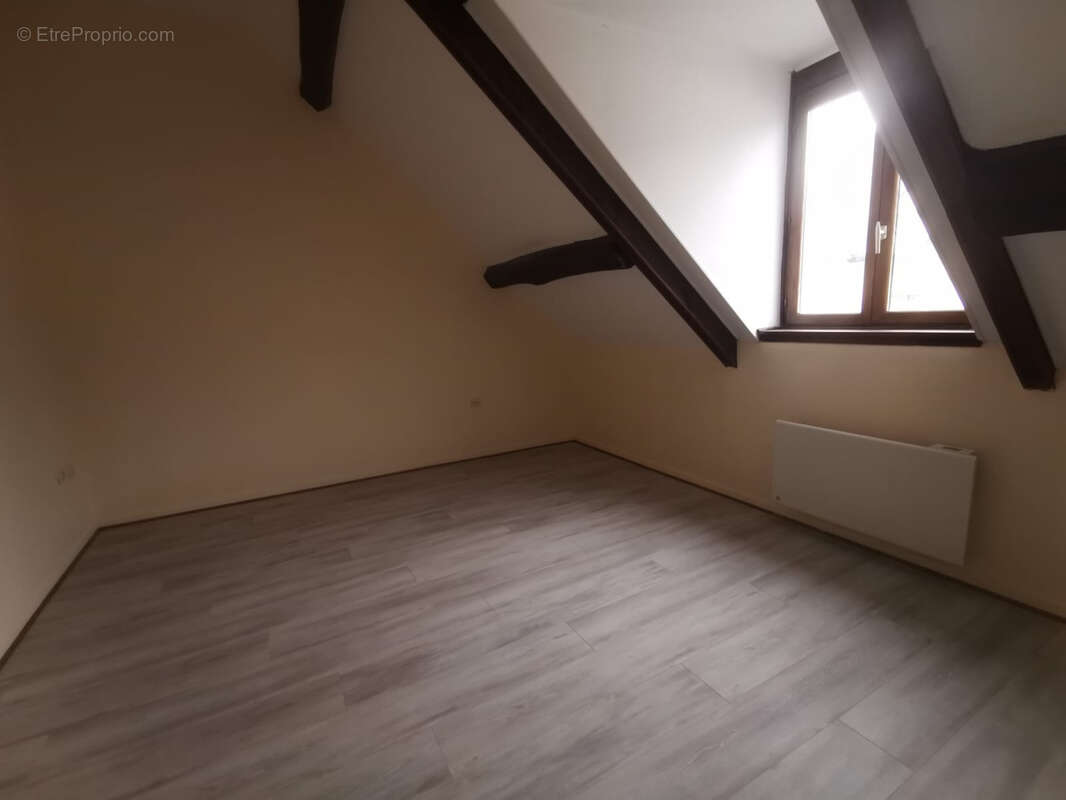 Appartement à LA CHAPELLE-EN-SERVAL