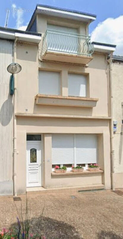 Maison à VILLAINES-LA-JUHEL