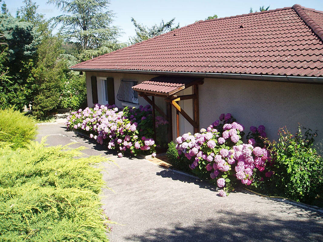 Maison à ESTRABLIN