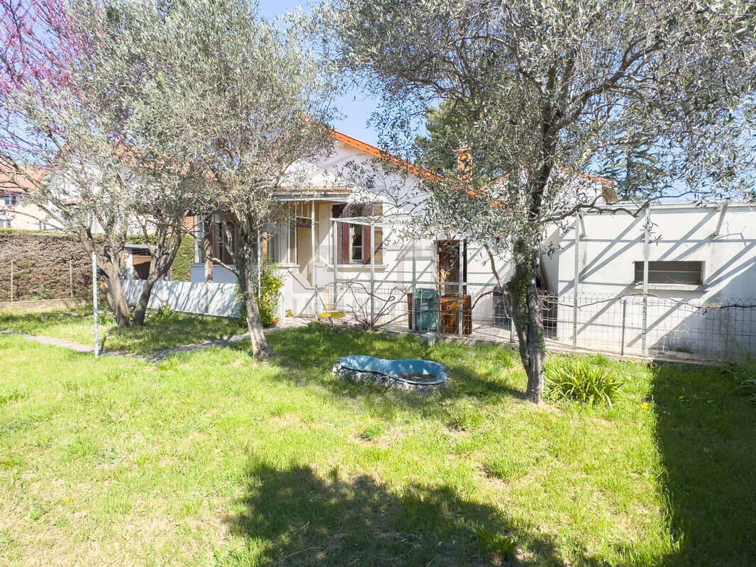 Maison à MONTELIMAR
