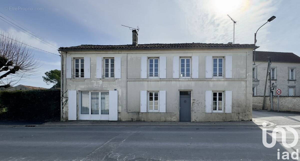 Photo 1 - Maison à SEGONZAC