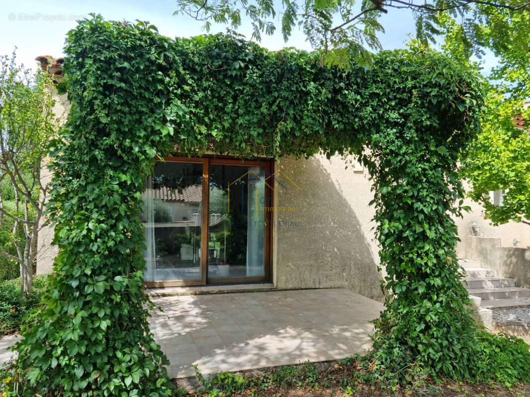 Maison à SAINT-FELIX-DE-LODEZ