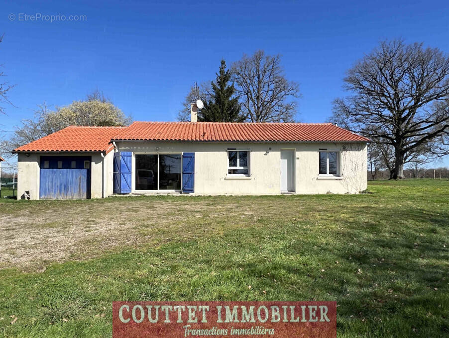 Maison à GAJOUBERT