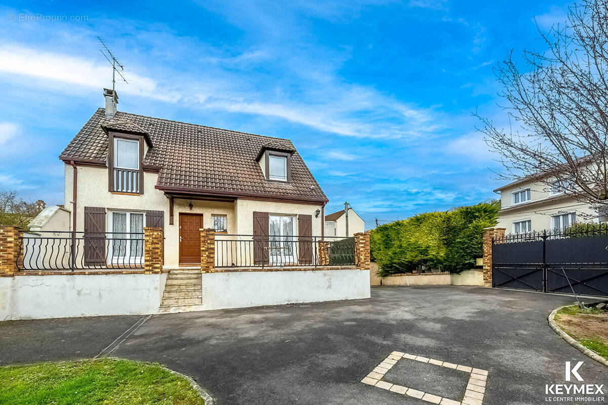 Maison à CHAMPAGNE-SUR-OISE