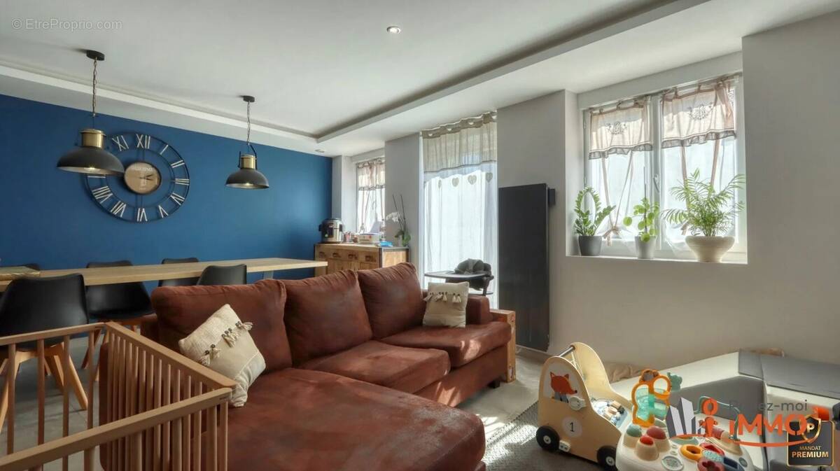 Appartement à SAINT-JUST-MALMONT
