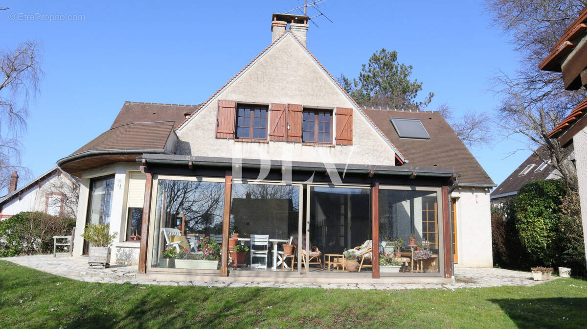 Maison à VULAINES-SUR-SEINE