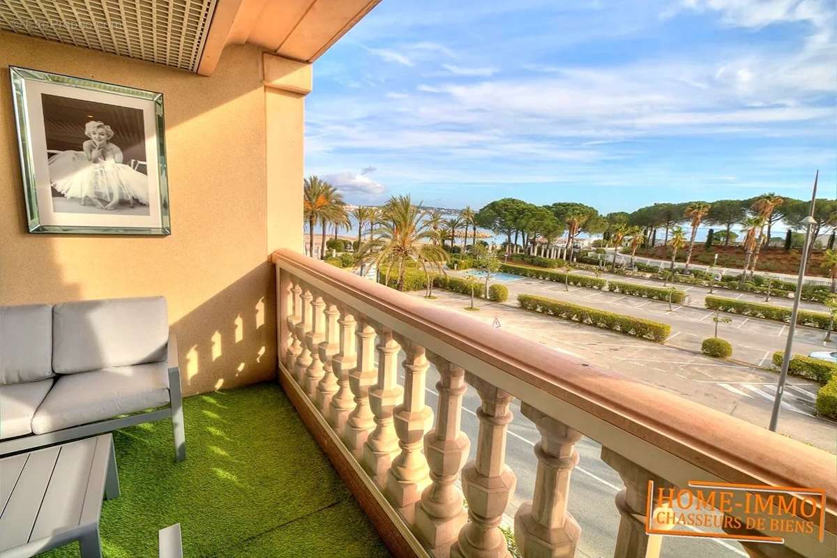 Appartement à VALLAURIS
