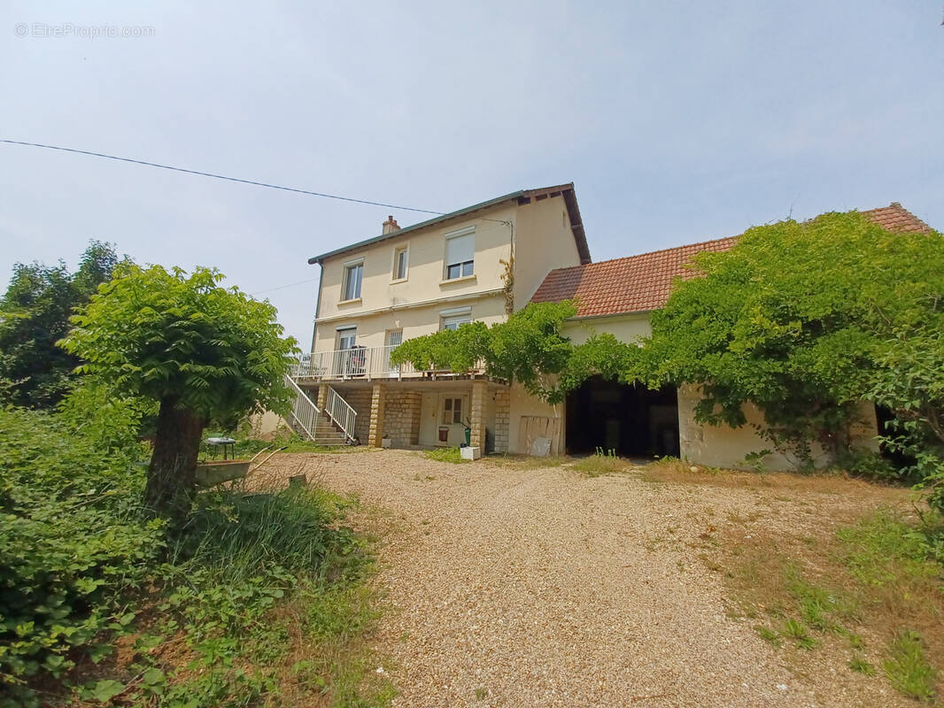 Maison à LA CHARITE-SUR-LOIRE