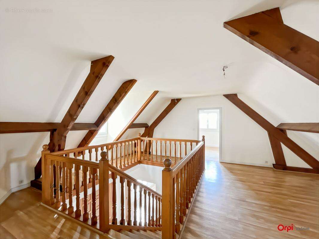 Maison à SAINT-PRYVE-SAINT-MESMIN