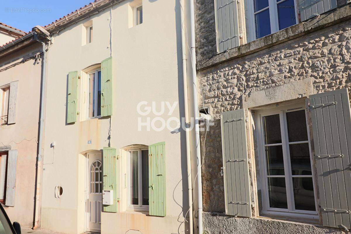 Maison à SURGERES