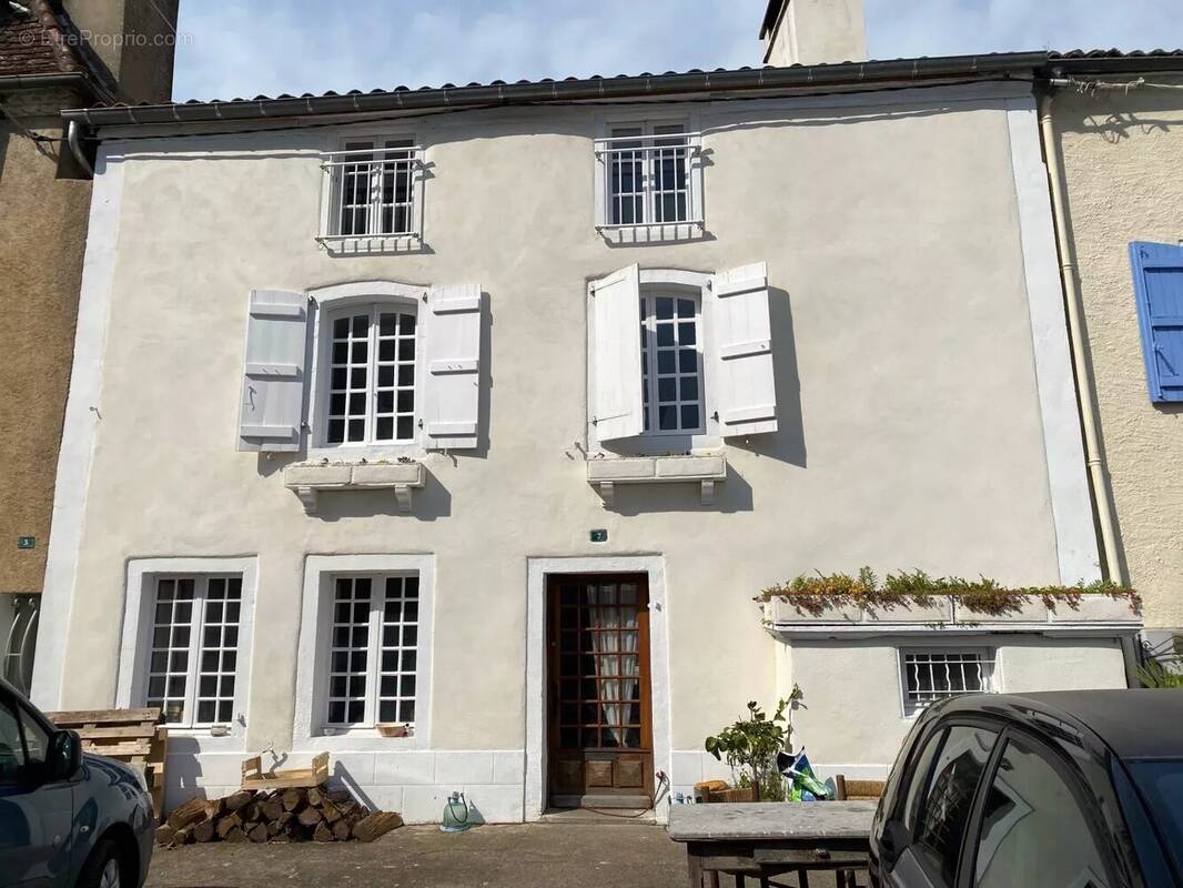 Maison à SAUVETERRE-DE-BEARN