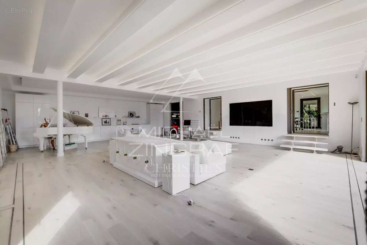 Maison à EZE