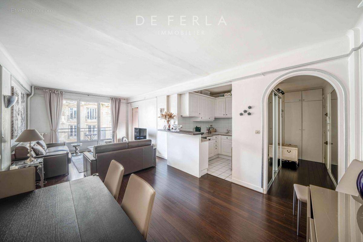 Appartement à PARIS-15E