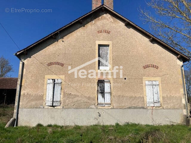 Maison à LA GUERCHE-SUR-L&#039;AUBOIS