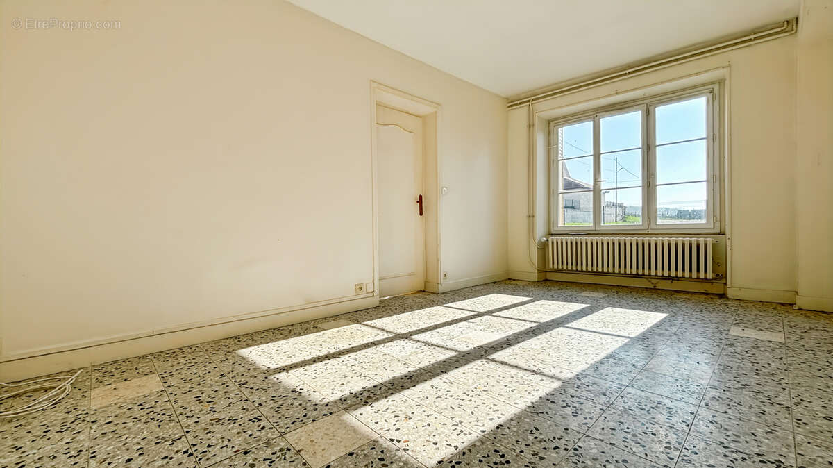 Maison à ETAMPES