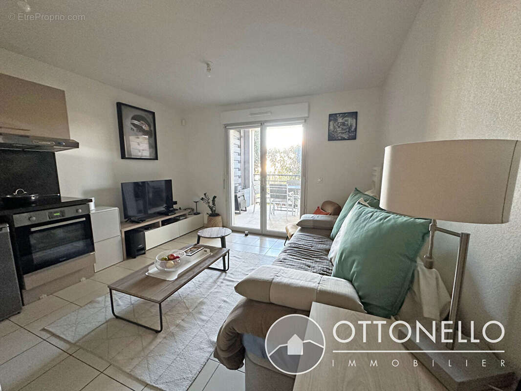 Appartement à ROQUEBRUNE-SUR-ARGENS
