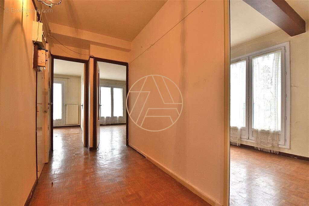Appartement à SAINT-MAUR-DES-FOSSES