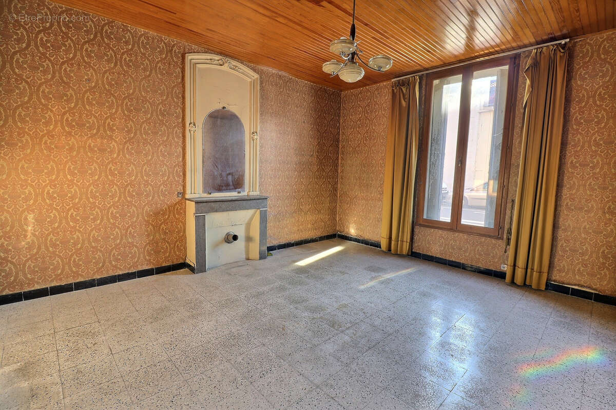Maison à MILHAUD