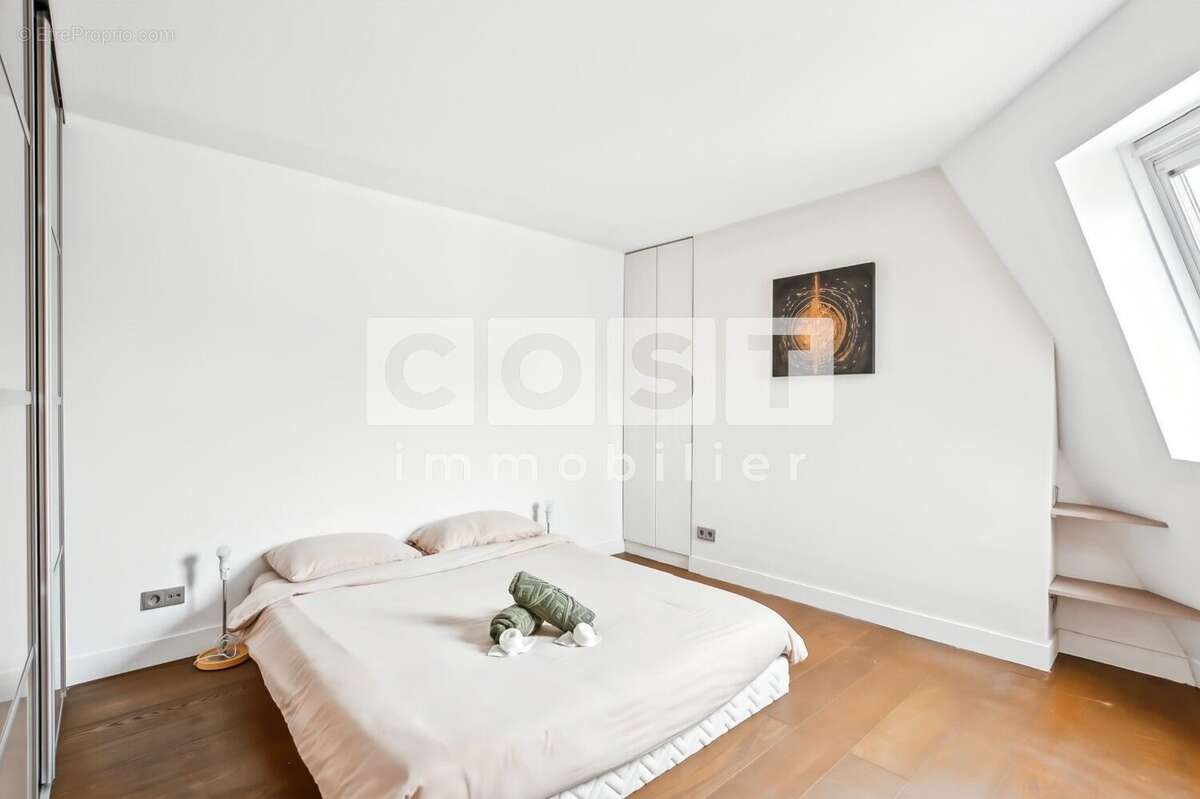 Appartement à PARIS-8E