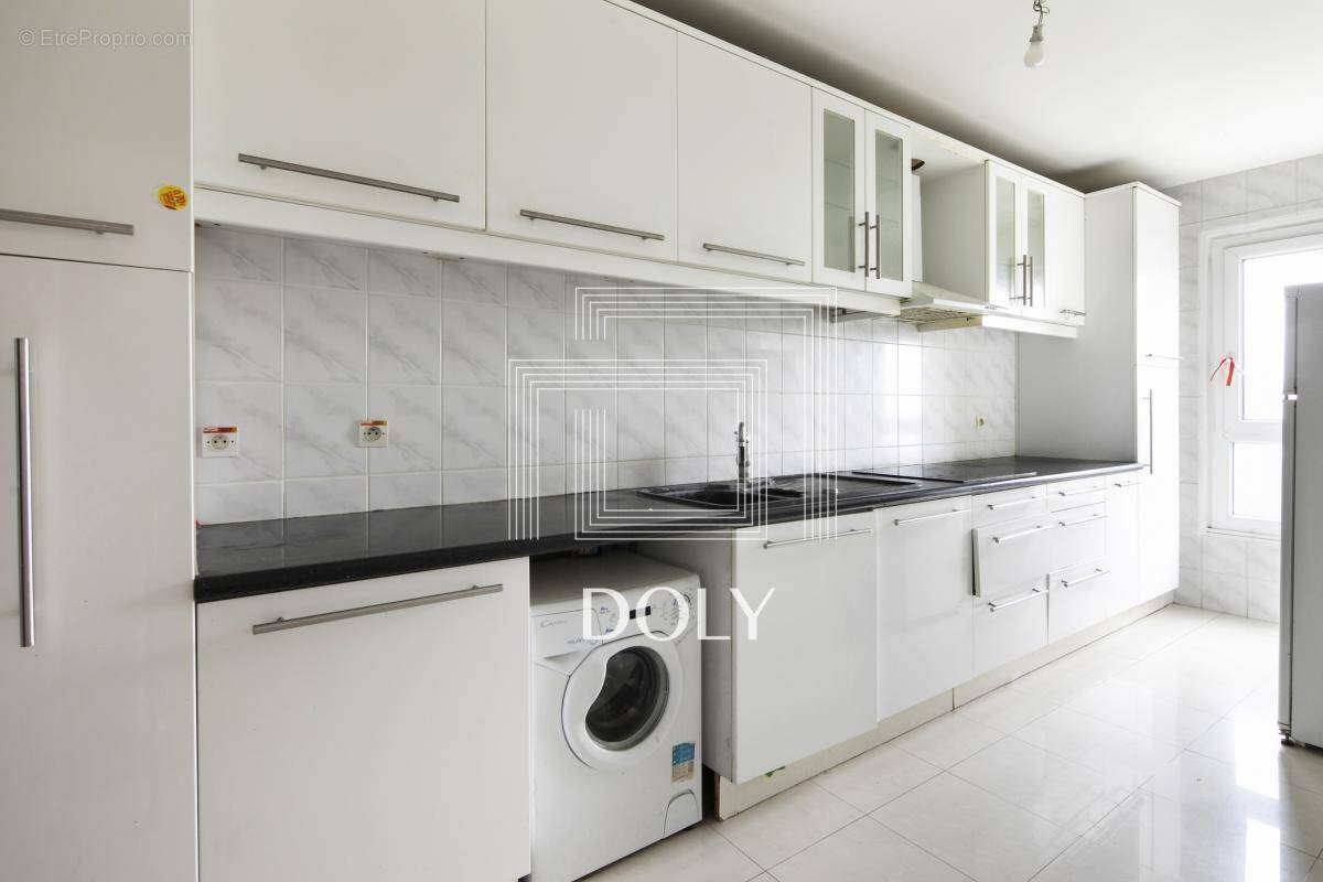 Appartement à LES LILAS