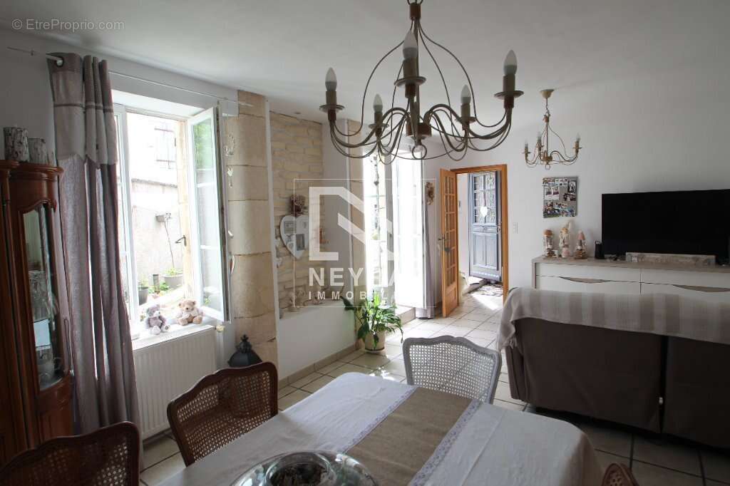 Maison à SAINT-LOUP-GEANGES