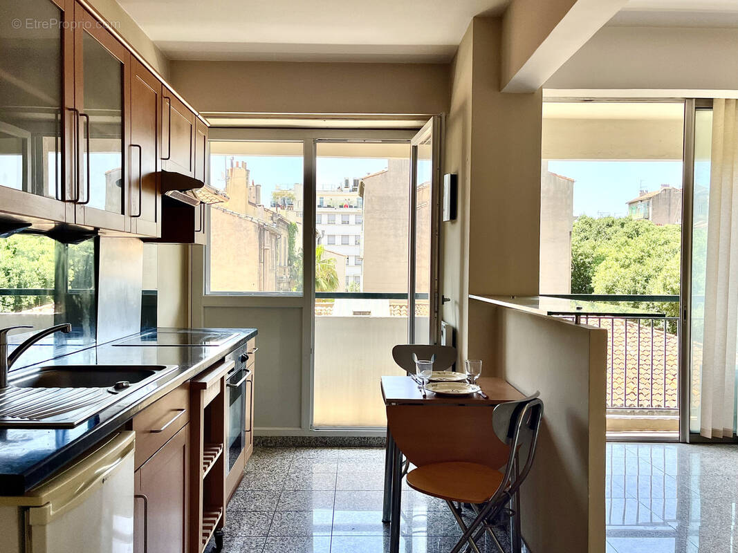 Appartement à MARSEILLE-6E