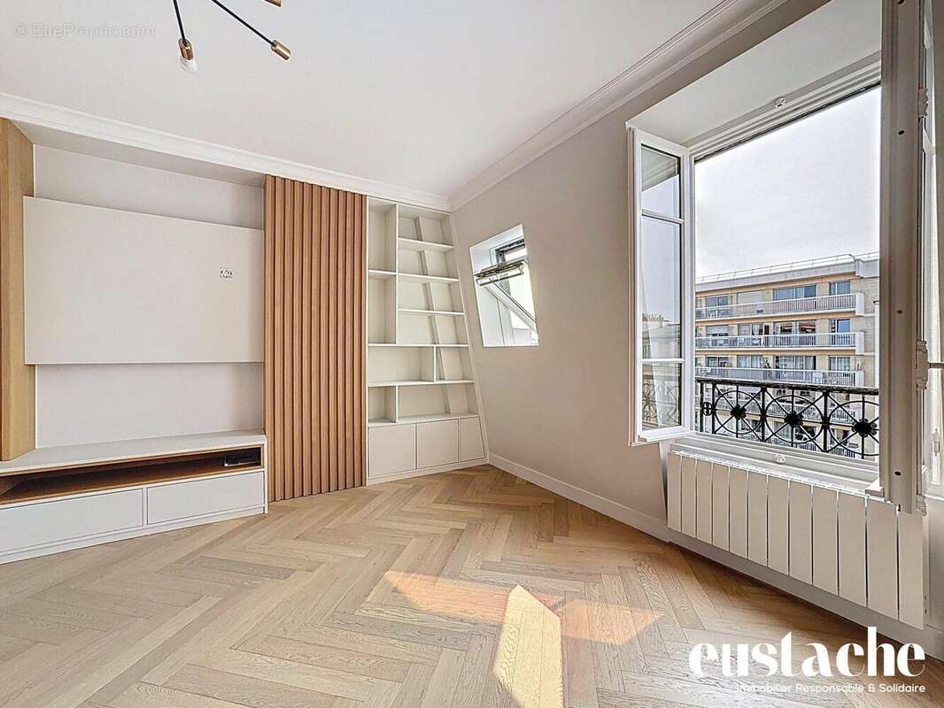 Appartement à PARIS-10E