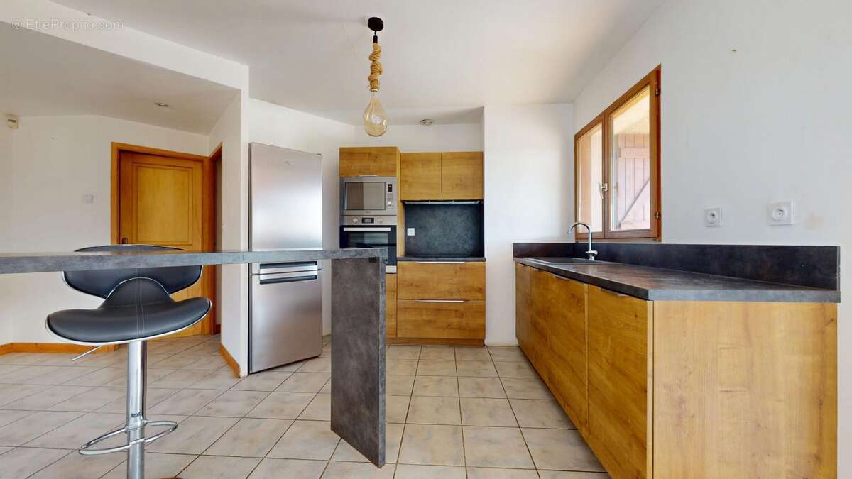 Maison à LUCENAY