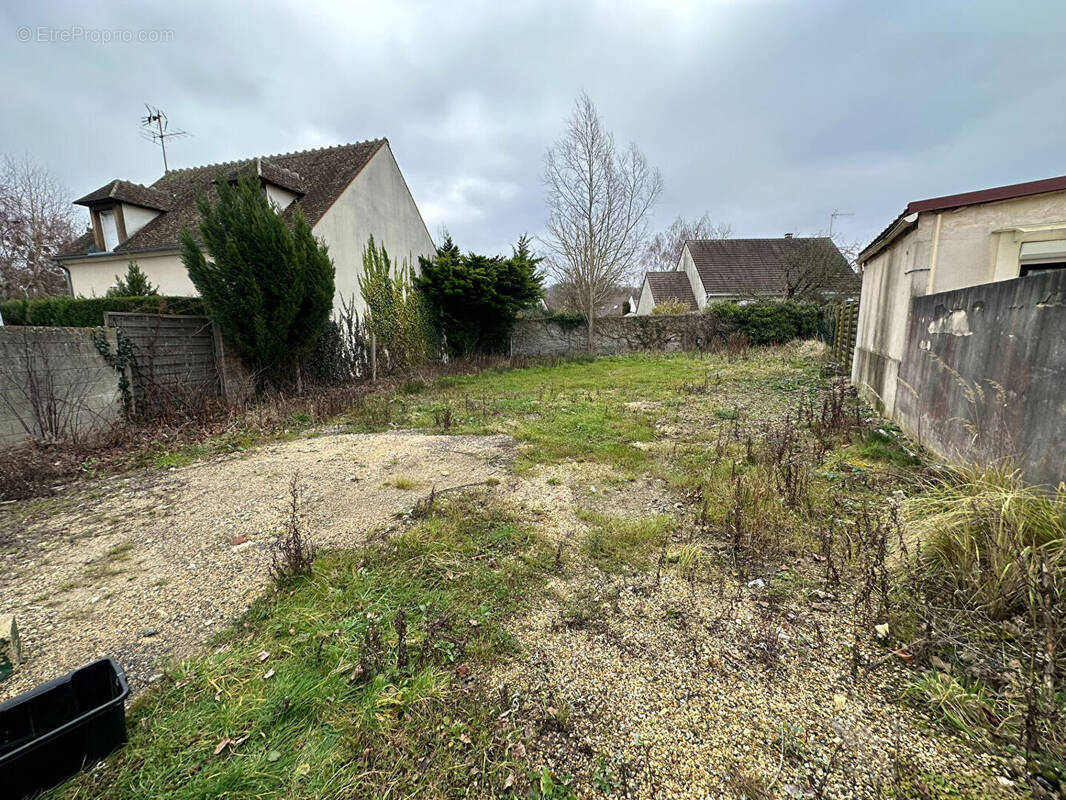 Terrain à GOUVIEUX
