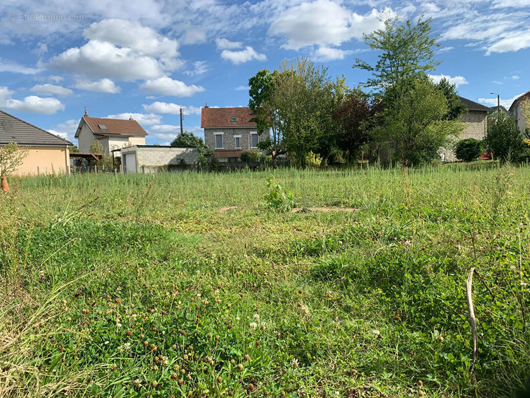 Terrain à BRIVE-LA-GAILLARDE