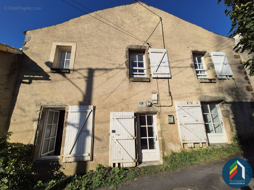 Maison à POUZAUGES