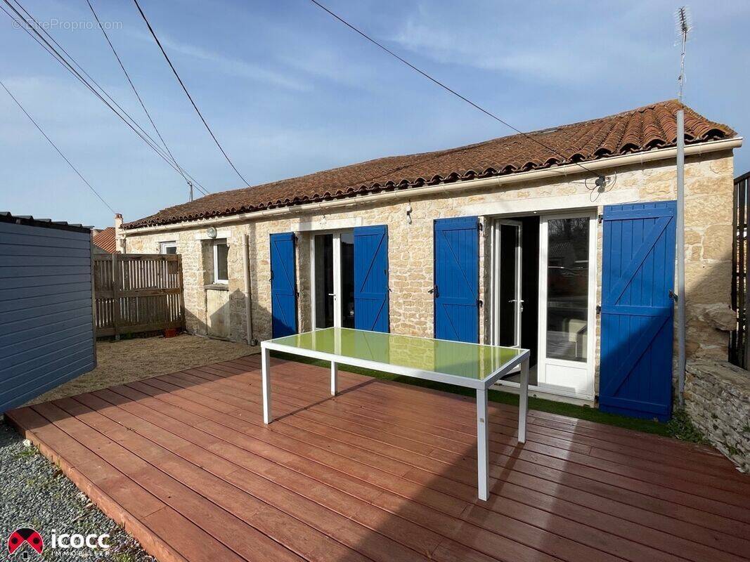 Maison à SAINTE-GEMME-LA-PLAINE