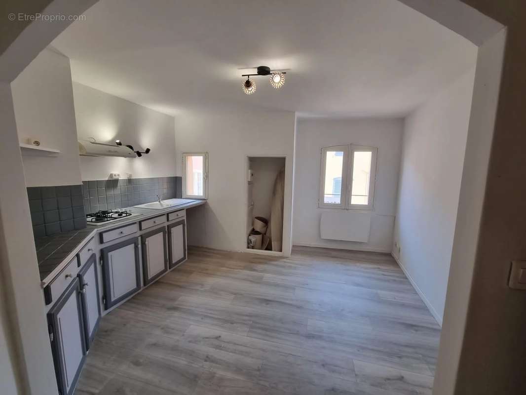 Appartement à COTIGNAC