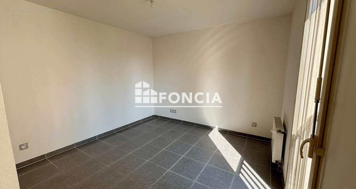 Appartement à MAUGUIO